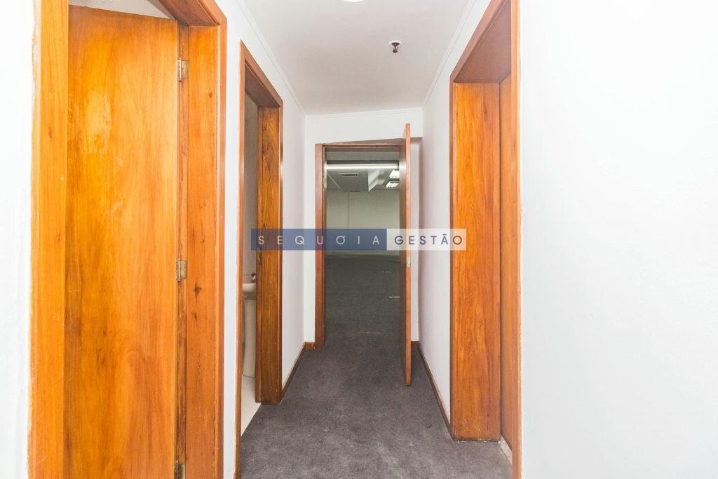 Comercial à venda com 1 banheiro, 4 vagas e 381m² no Floresta, Porto Alegre (RS) — foto 11 de 24