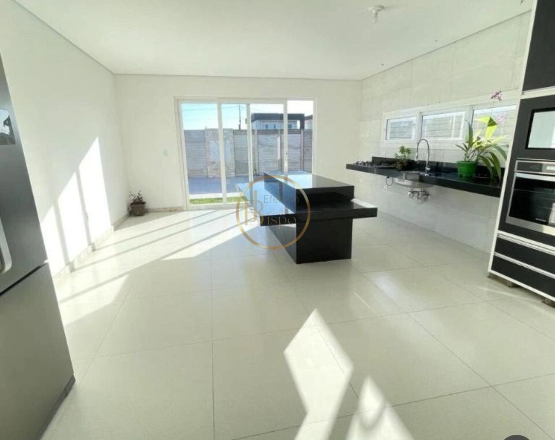 Casa à venda com 4 quartos, 2 suítes, 2 vagas e 210m² no Orla Norte, Porto Seguro (BA) — foto 6 de 15