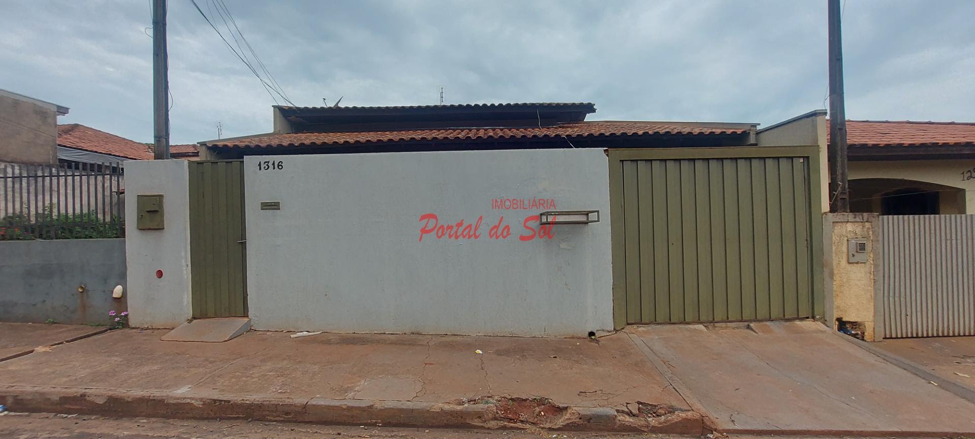 Casa à venda com 3 quartos, 3 banheiros, 2 vagas e 210m² no Vila Ribeiro, Santo Antônio da Platina — foto principal