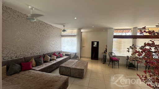Casa à Venda no Parque das Nações, Adamantina, 4 Dorms, 5 Suítes