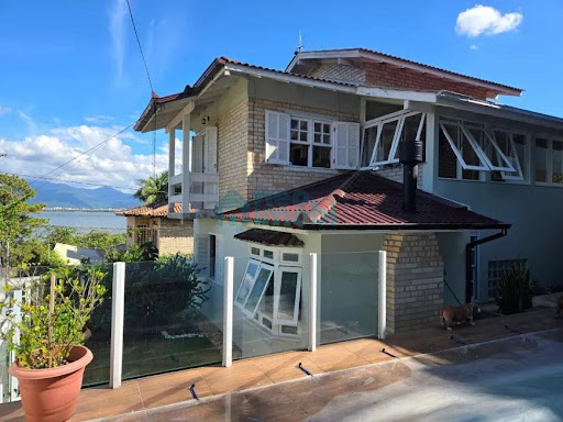 Casa em Ponta de Baixo  -  São José