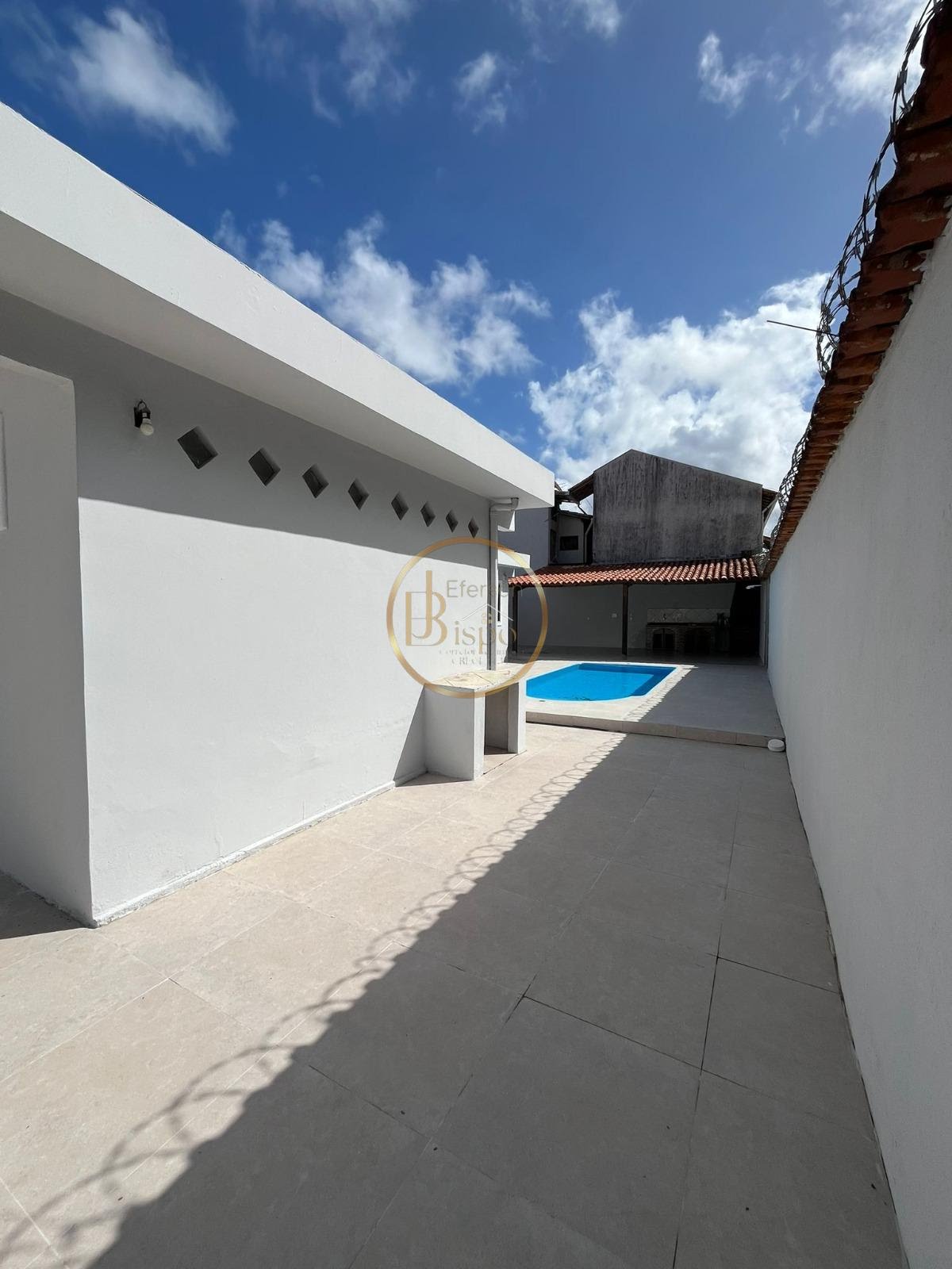Casa à venda com 4 quartos, 2 suítes, 2 vagas e 210m² no Centro, Porto Seguro (BA) — foto 2 de 29