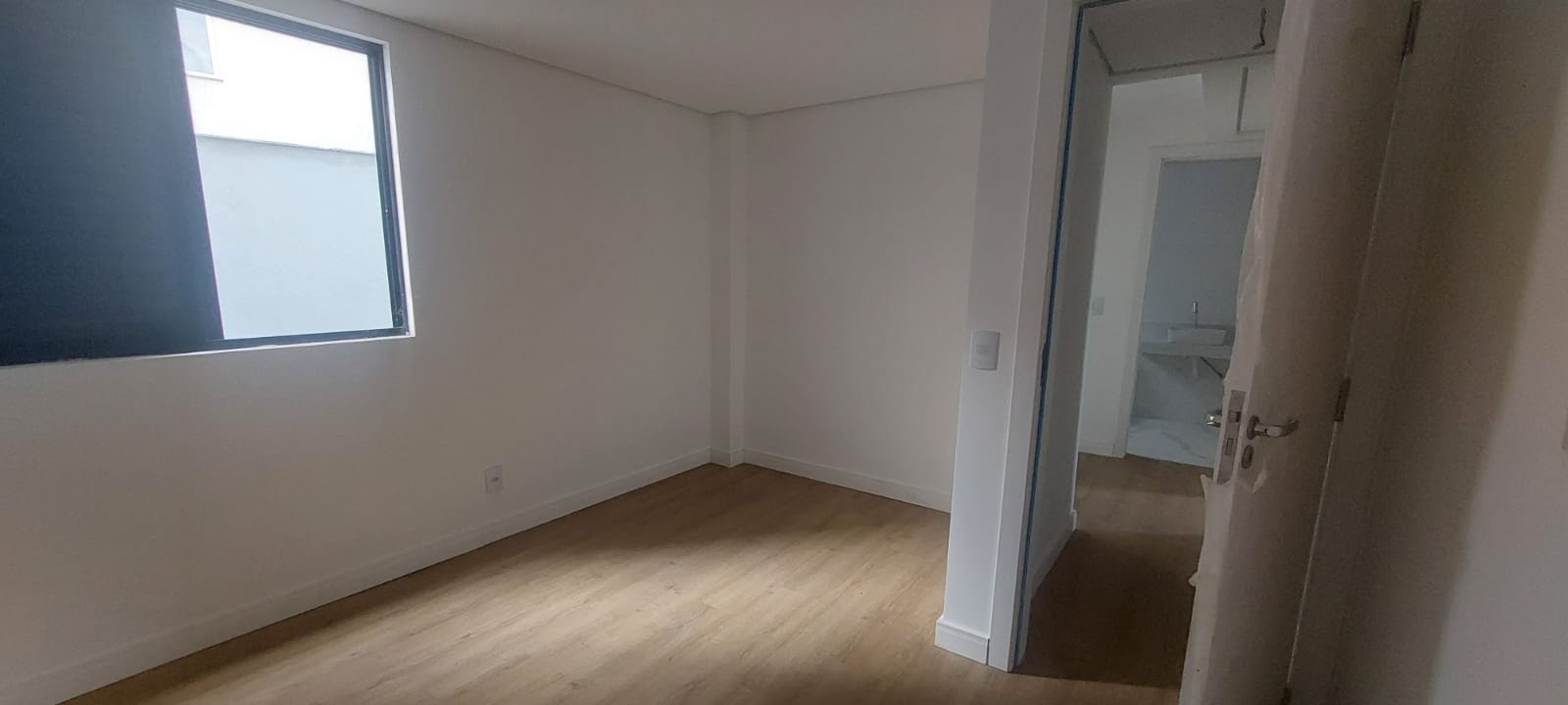 Casa à venda com 3 quartos, 1 suíte, 2 vagas e 50m² no Planalto, Belo Horizonte (MG) — foto 2 de 15