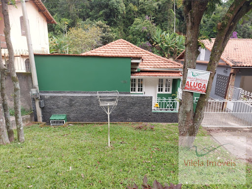 Casa térrea com 03 quartos e garagem coberta próxima ao Lago de Javary e Supermercado Rio Sul - Miguel Pereira