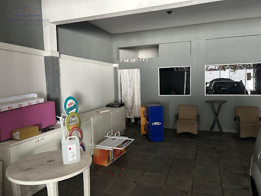 Outra vista interna do salão