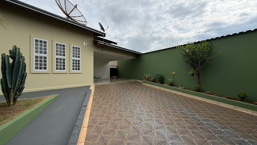 Casa à Venda no Centro de Flórida Paulista, 3 Quartos sendo uma Suíte 