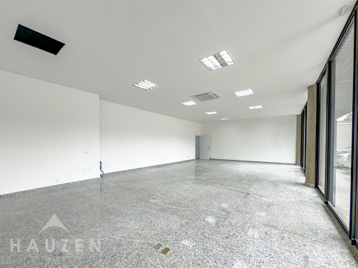 Loja/Sala comercial em Lagos de Santa Helena - Bragança Paulista, SP