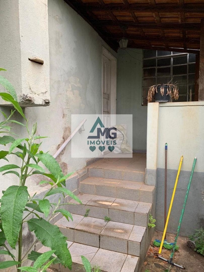 Casa à venda com 3 quartos, 1 banheiro e 330m² no Centro, Três Corações (MG) — foto 14 de 17