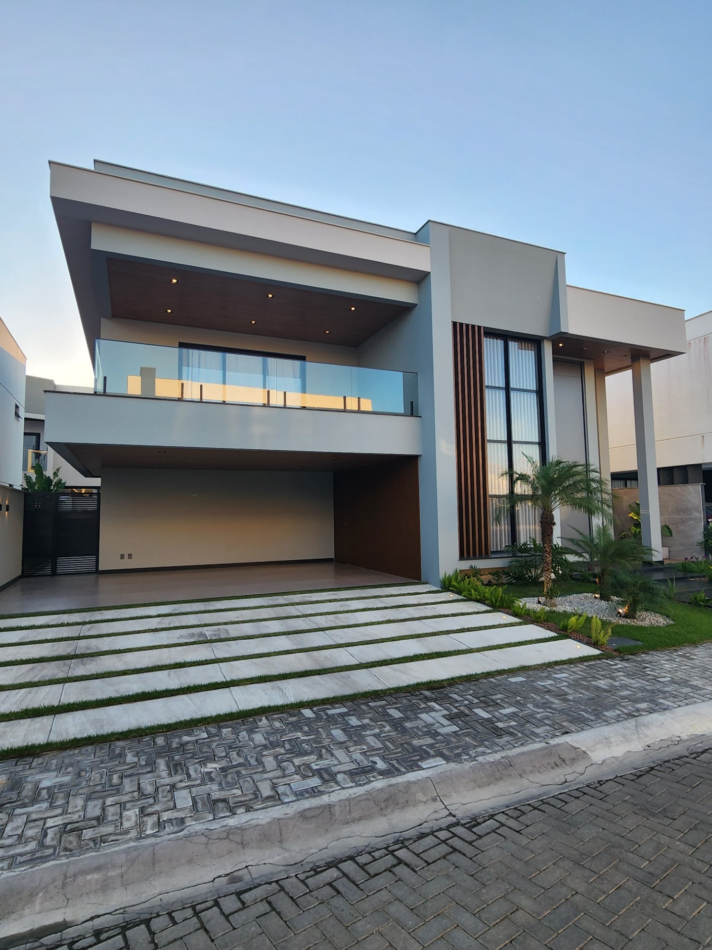 Casa à venda com 4 quartos, 4 suítes, 4 vagas e 380m² no Sim, Feira de Santana (BA) — foto 2 de 30