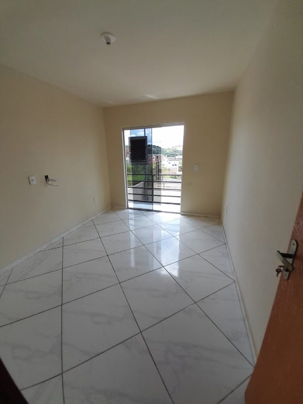 Casa à venda com 2 quartos, 1 banheiro, 2 vagas e 70m² no Imperial, Santa Luzia (MG) — foto 2 de 11