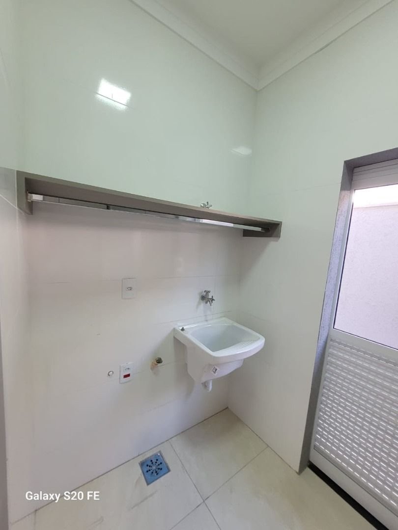 Casa à venda com 3 quartos, 3 suítes, 4 vagas e 160m² no Jardim Cybelli, Ribeirão Preto (SP) — foto 9 de 29