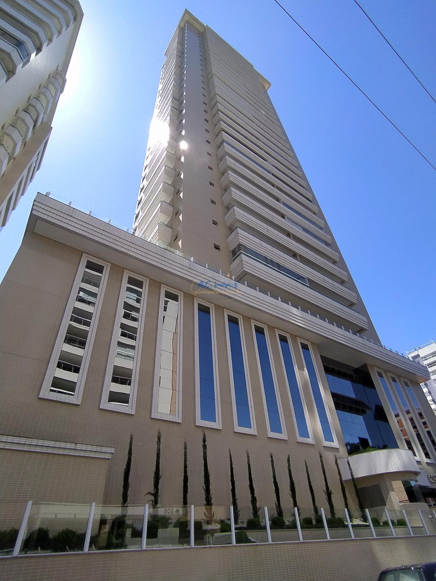 Apartamento à venda com 4 quartos, 3 banheiros, 3 vagas e 153m² no Canto do Forte, Praia Grande — foto principal