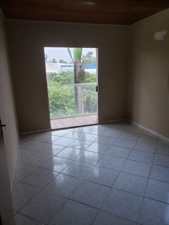 Casa à venda com 4 quartos, 1 suíte e 230m² no Condomínio Country Club, Arujá (SP) — foto 9 de 18