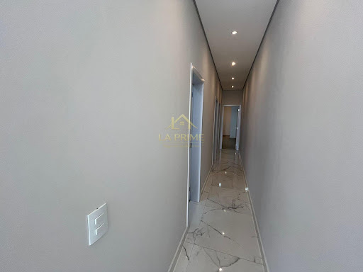 Casa em Condomínio no Jardim Novo Horizonte em Sorocaba, 137 m²,  03 dormitórios, 01 suíte , 04 vagas de garagem.