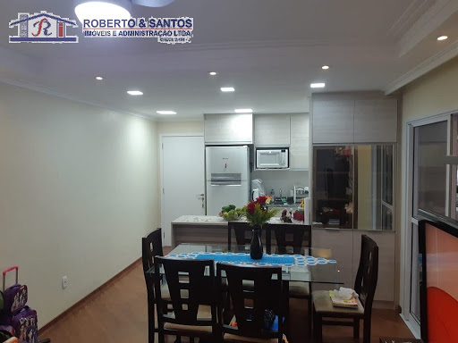 Sala de jantar e cozinha