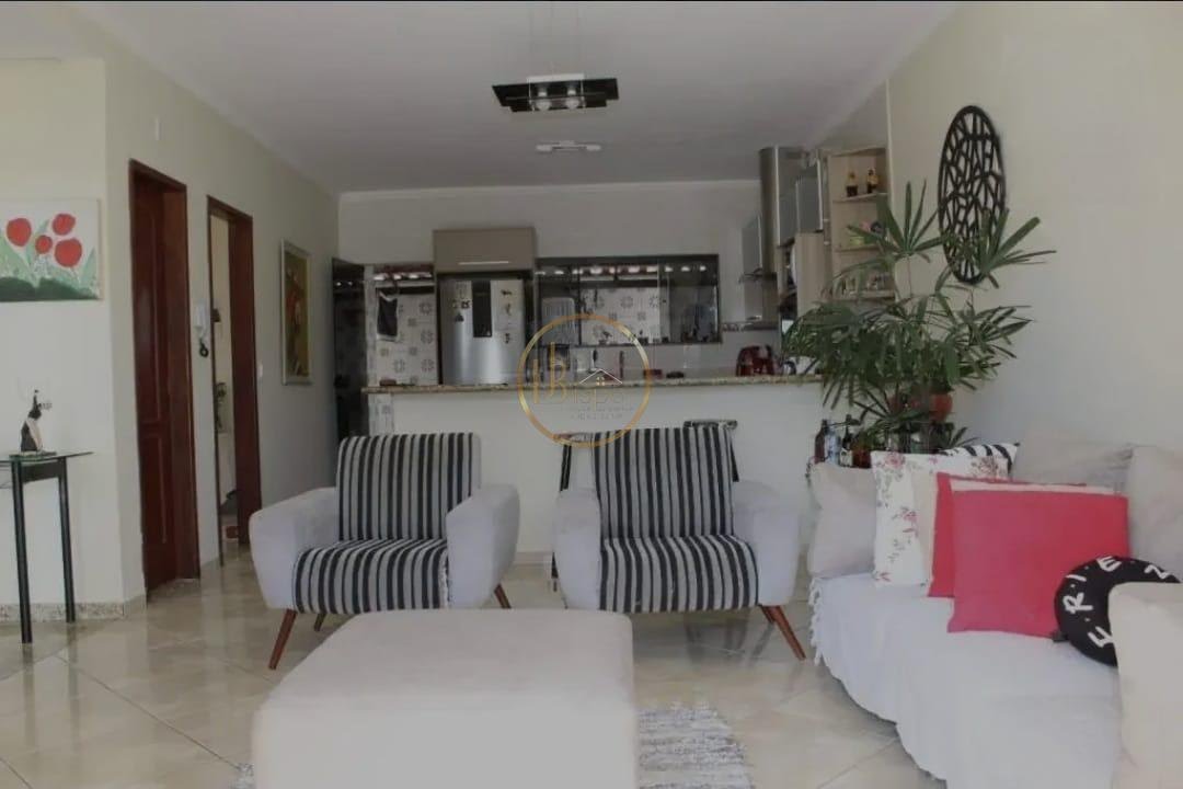Casa à venda com 4 quartos, 3 suítes, 5 vagas e 168m² no Alto Mundaí, Porto Seguro (BA) — foto 4 de 17