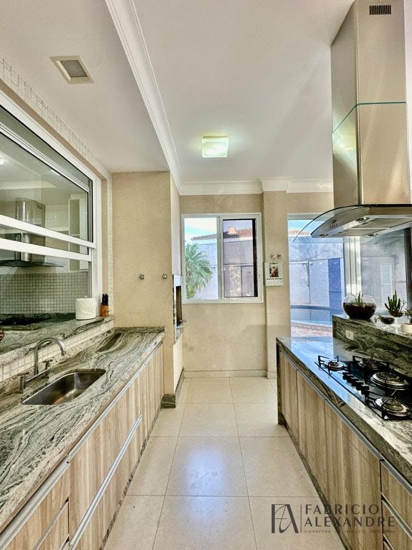 Casa à venda com 4 quartos, 6 banheiros, 4 vagas e 540m² no Damha IV, São José do Rio Preto — foto principal