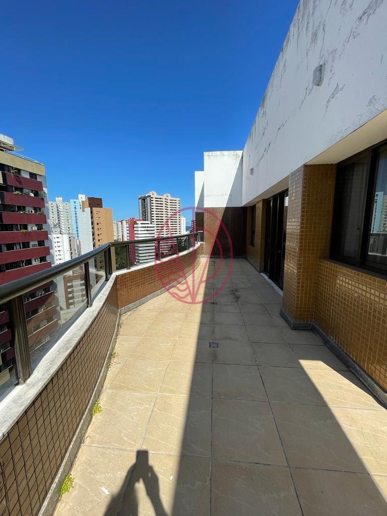 Casa à venda com 4 quartos, 3 suítes, 4 vagas e 340m² no Pituba, Salvador (BA) — foto 14 de 30