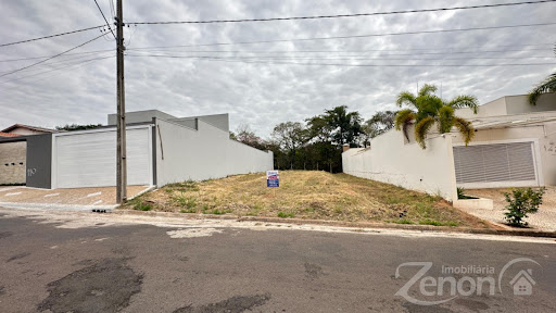 Espetacular terreno pra construção!!