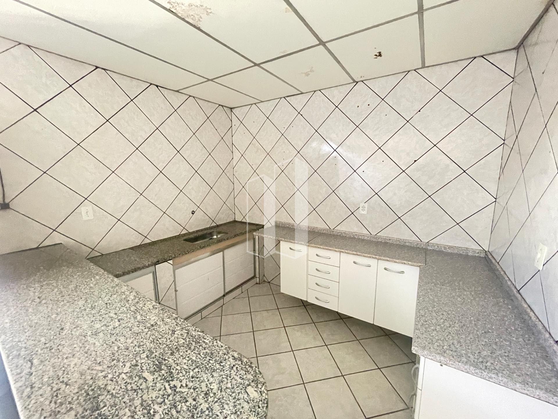 Casa à venda com 4 quartos, 1 suíte, 3 vagas e 200m² no Conjunto Residencial Aruanã I, Goiânia (GO) — foto 18 de 30