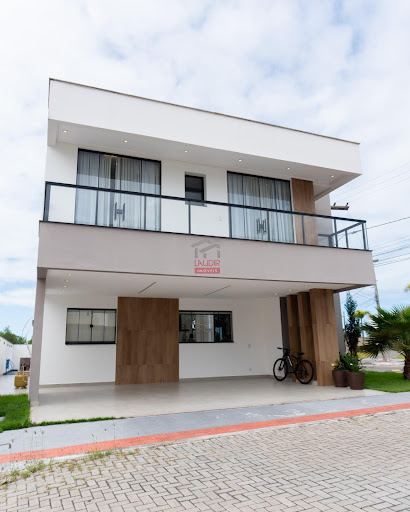 Casa de Alto Padrão á Venda- Cond. Arquipélago Manguinhos