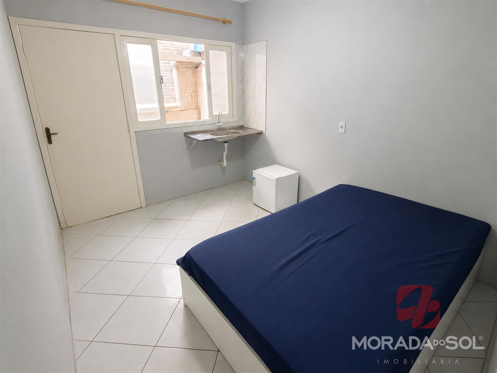 Quarto mobiliado