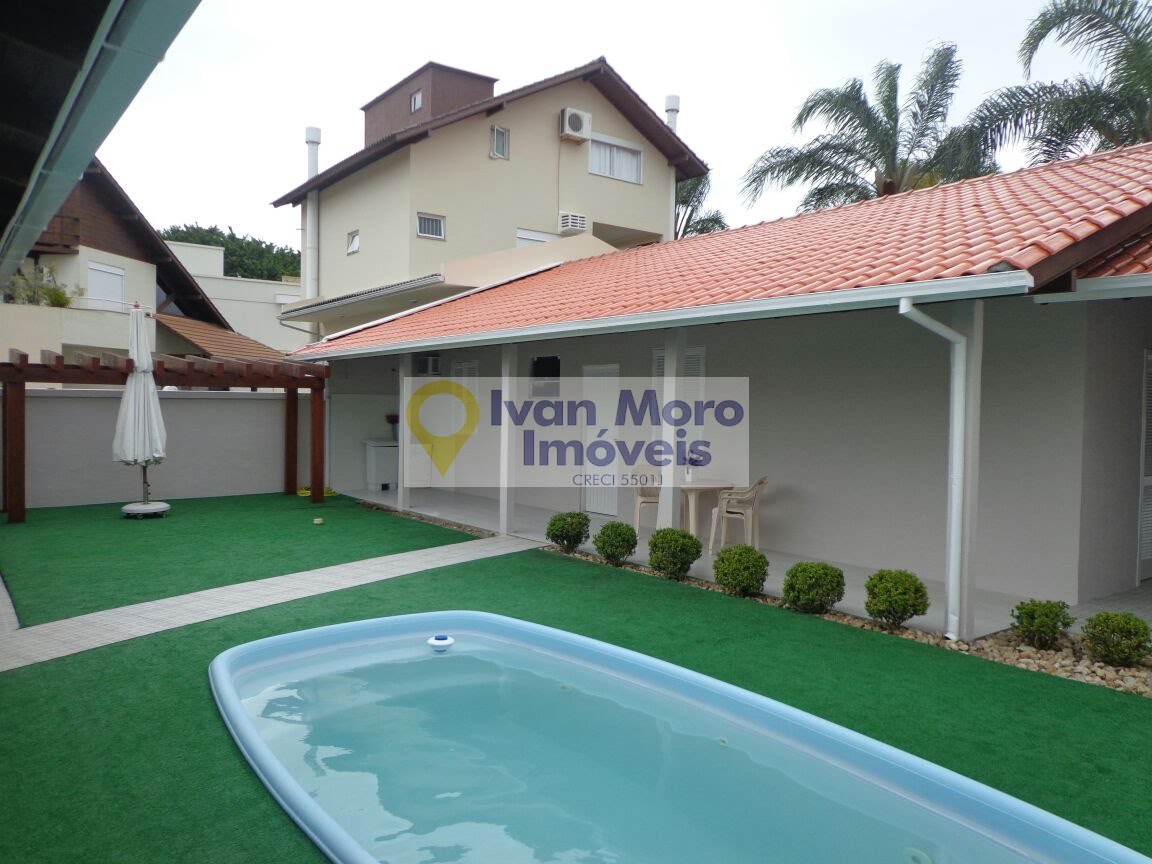 Casa à venda com 3 quartos, 2 banheiros, 3 vagas e 280m² no Daniela, Florianópolis — foto principal