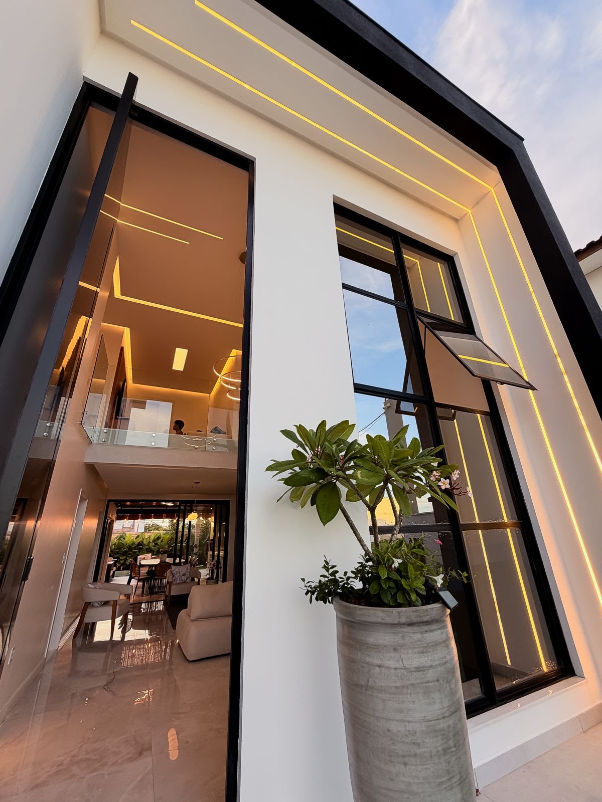 Casa à venda com 3 quartos, 2 suítes, 4 vagas e 280m² no Sim, Feira de Santana (BA) — foto 2 de 26