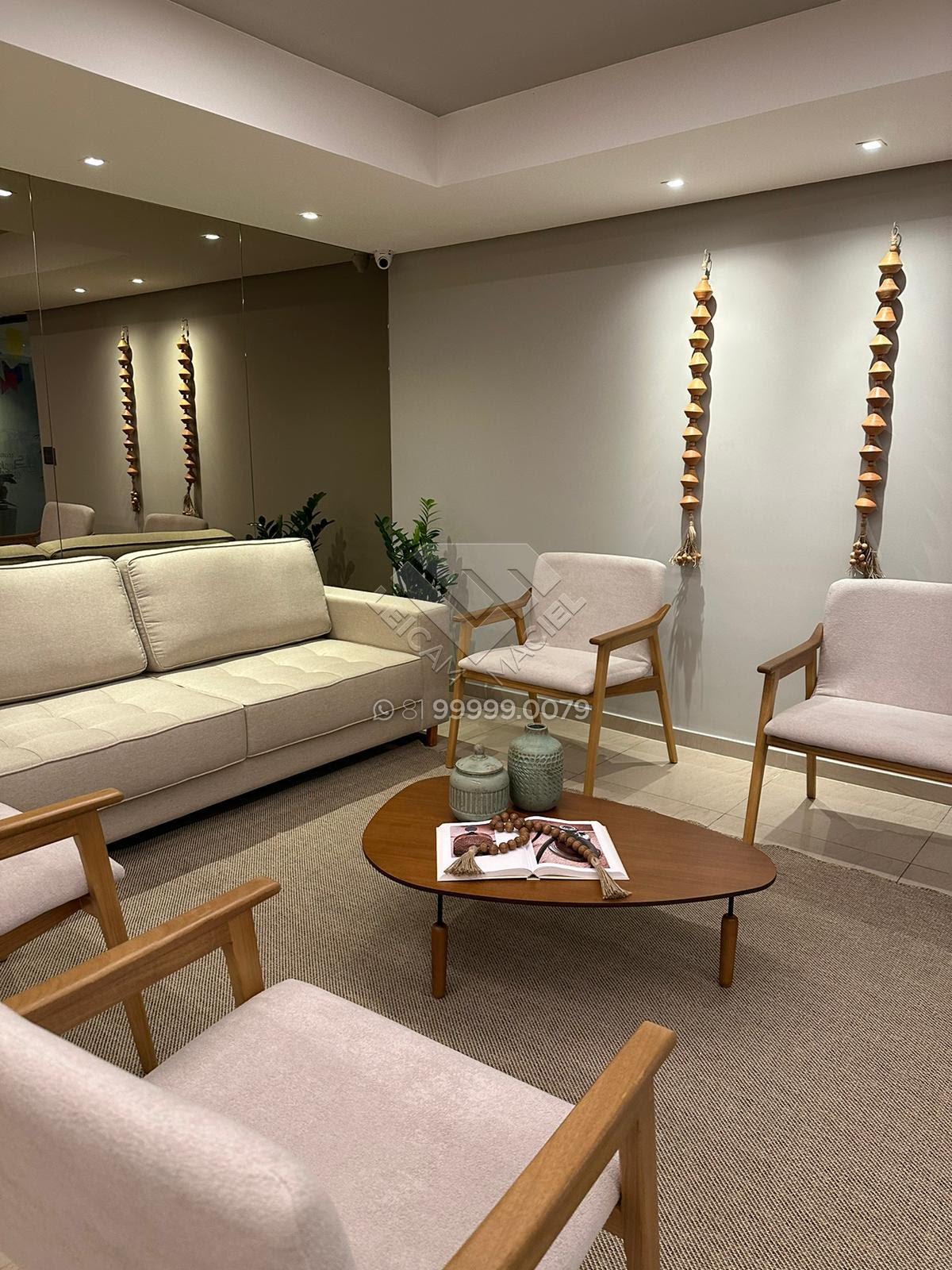 Compre apartamento a venda em Casa Amarela com 3 quartos e 1 suite andar alto. Totalmente reformado.