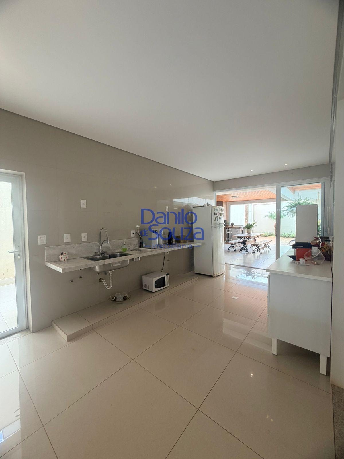 Casa à venda com 3 quartos, 2 suítes, 4 vagas e 373m² no Veredas da Cidade, Araxá (MG) — foto 5 de 17