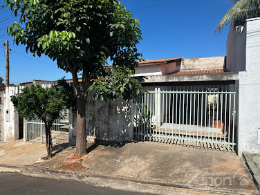 Casa à Venda em Parque Itaipus - 2 Dormitórios