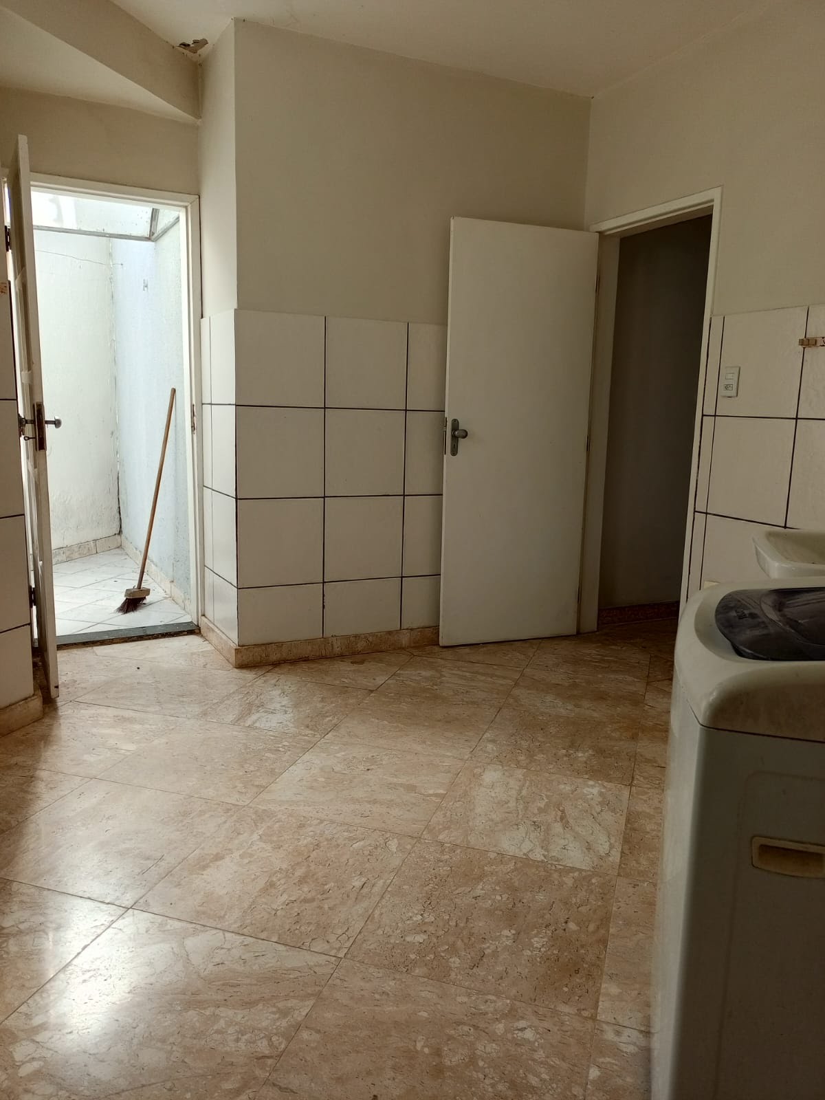 Comercial para alugar com 3 banheiros, 6 vagas e 380m² no Lagoa Salgada, Feira de Santana (BA) — foto 17 de 30