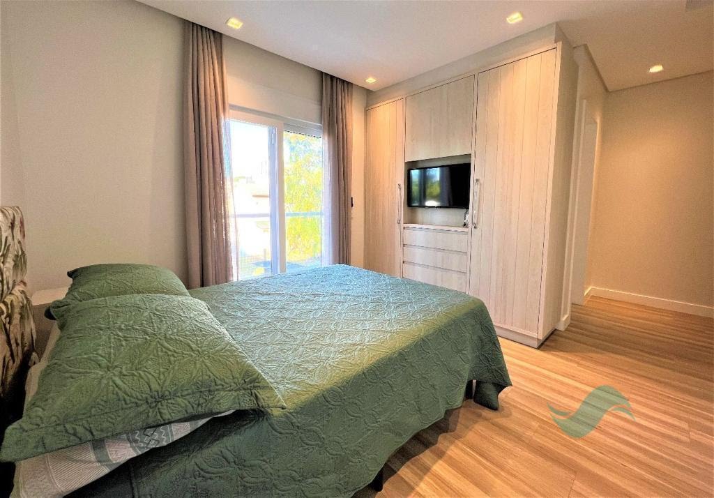Casa à venda com 3 suítes, 1 vaga e 225m² no Jurerê, Florianópolis (SC) — foto 14 de 22