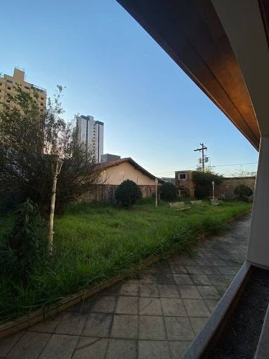 Casa para aluguel e venda possui 900 metros quadrados com 5 quartos Moinho Velho - São Paulo