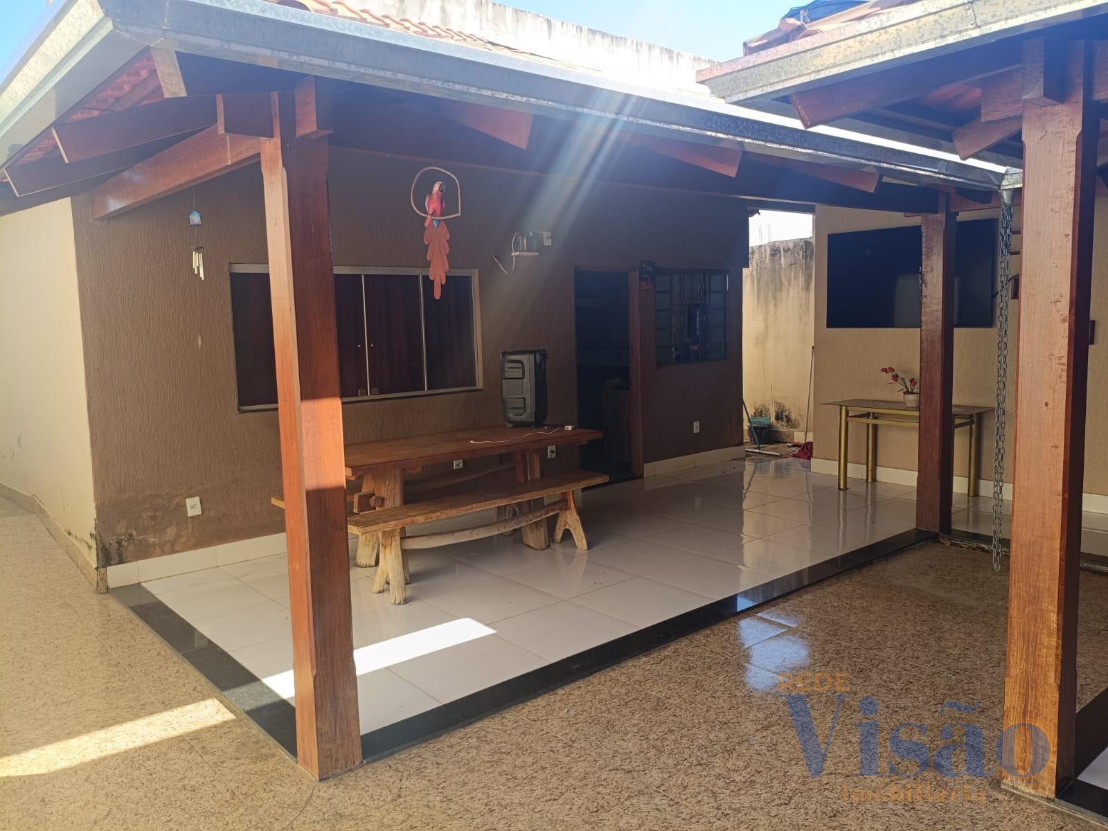 Casa à venda com 3 quartos, 2 banheiros, 2 vagas e 140m² no Vila Mariana, Paracatu (MG) — foto 7 de 9