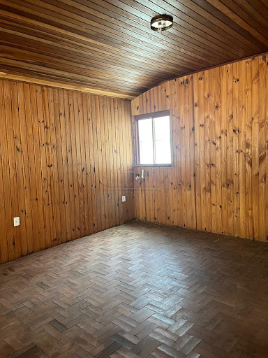 Casa à Venda em Tarumã, Bagé: 3 Quartos, Suíte, R$270 Mil