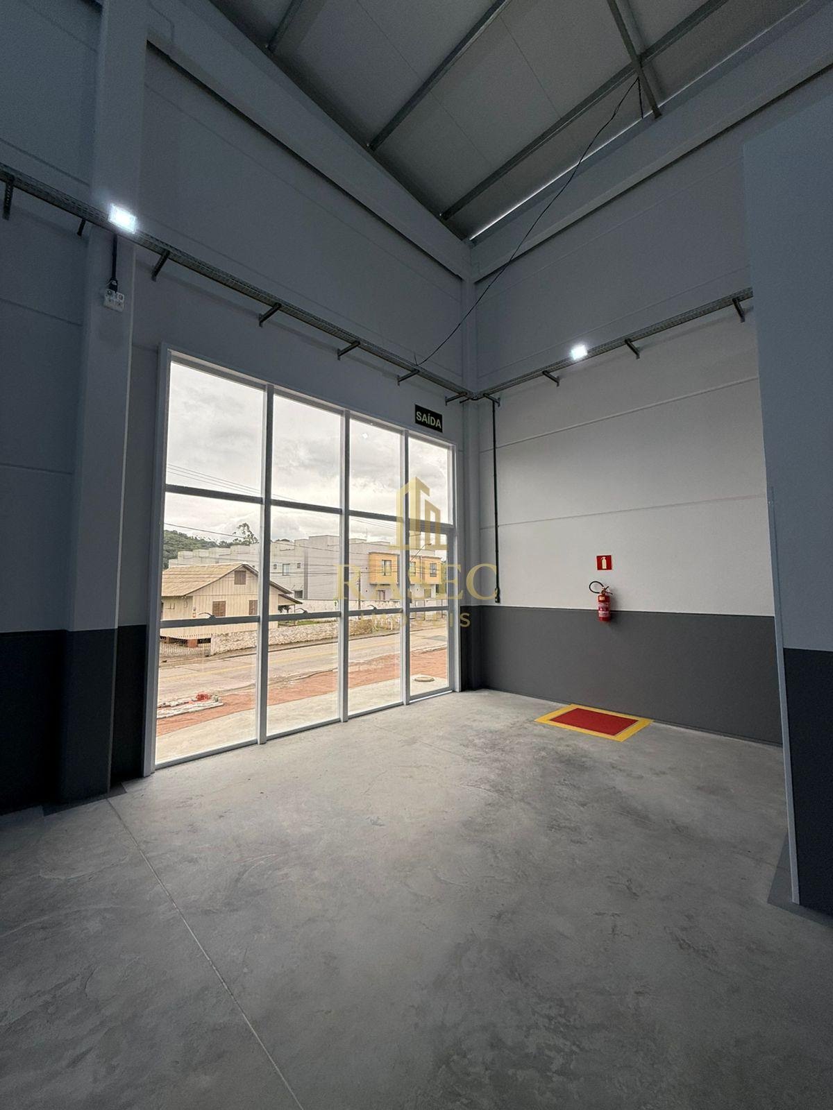 Comercial para alugar com 2 banheiros e 735m² no Limoeiro, Brusque (SC) — foto 2 de 7
