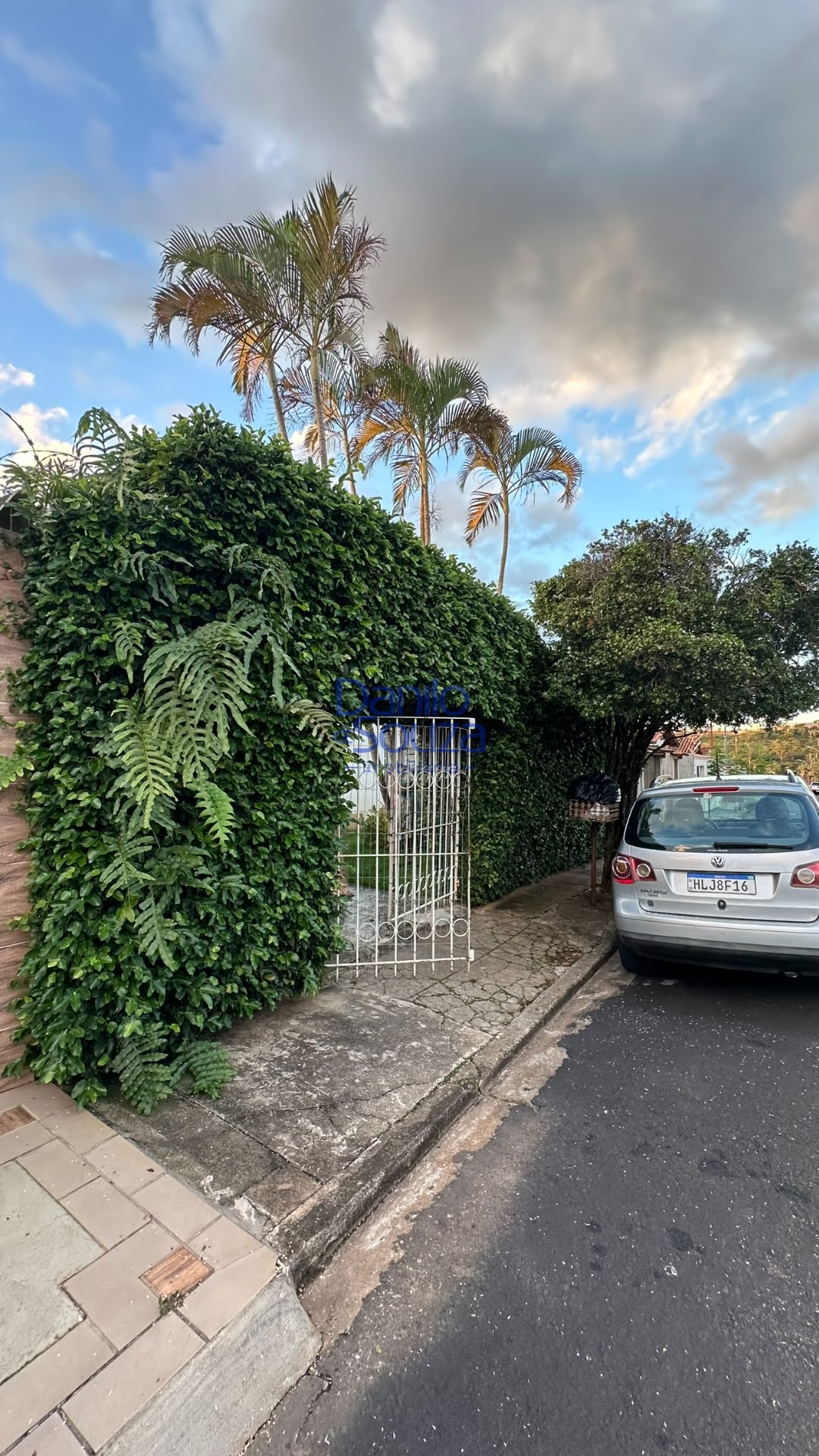 Casa à venda com 3 quartos, 1 banheiro, 2 vagas e 300m² no José Ferreira Guimarães (mangueira II ), Araxá (MG) — foto 2 de 22
