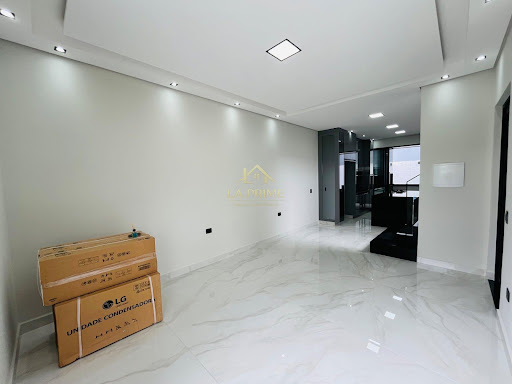 Casa em Condomínio no Jardim Eucaliptos em Sorocaba, 130m², 03 dormitórios, 01 suíte , piscina com bar molhado.