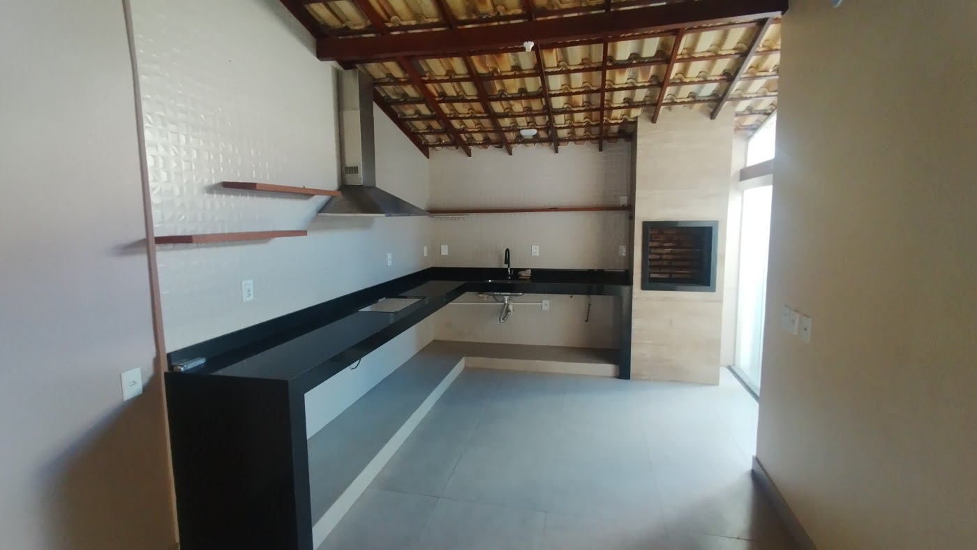 Casa à venda com 3 quartos, 3 banheiros, 2 vagas e 150m² no Extensão do Bosque, Rio das Ostras (RJ) — foto 2 de 8