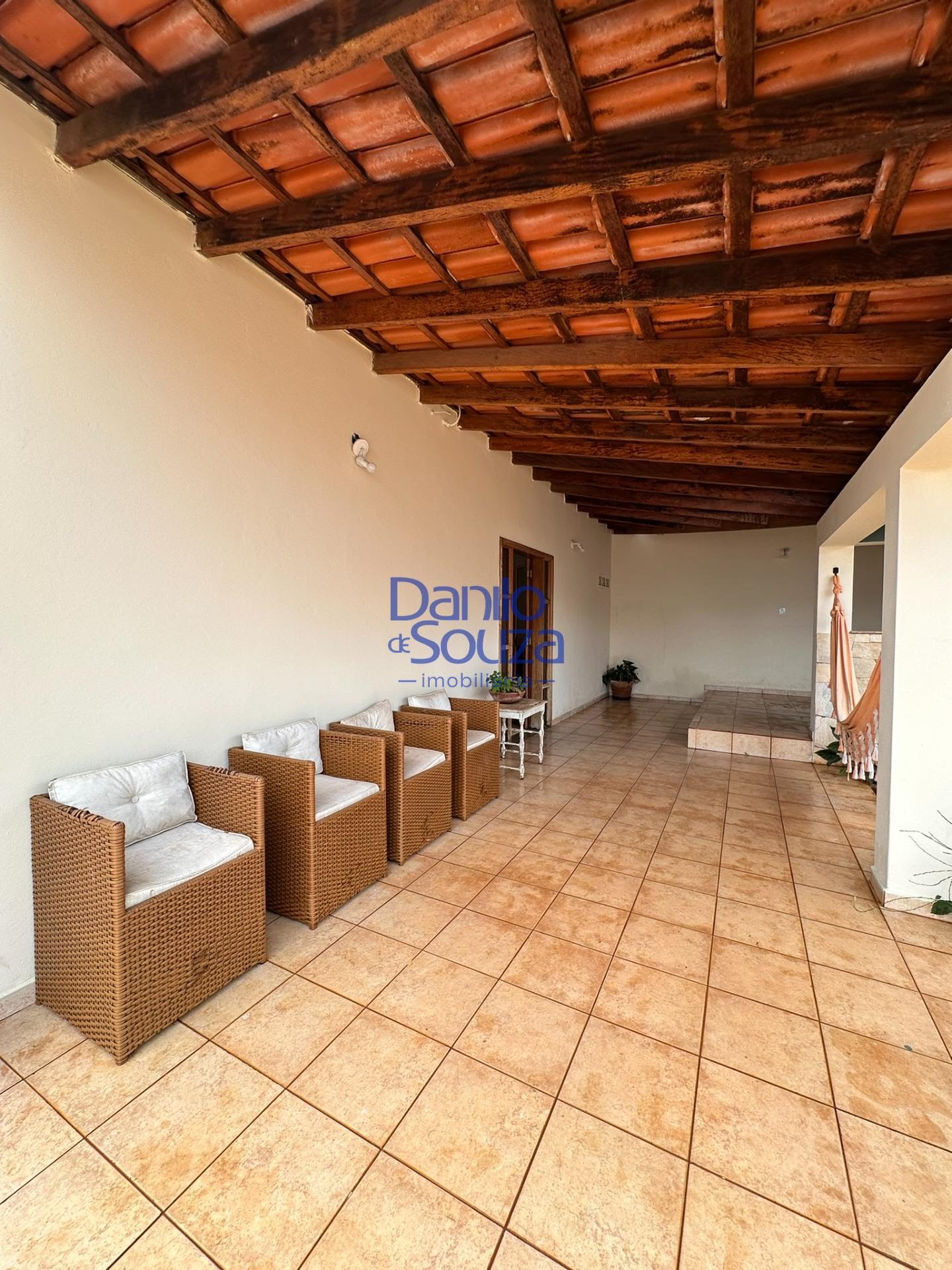 Casa à venda com 3 quartos, 2 banheiros e 354m² no Recanto das Mangueiras, Araxá (MG) — foto 3 de 20
