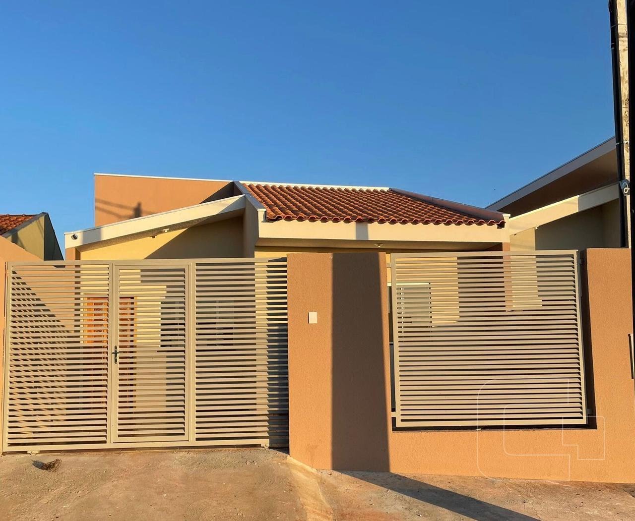 Casa à venda com 2 quartos, 1 banheiro e 137m² no Residencial Recanto Verde, Califórnia — foto principal