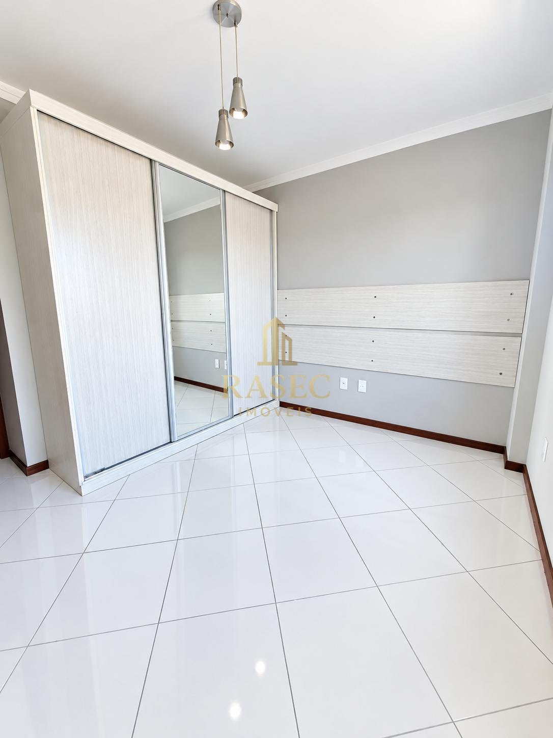 Apartamento para alugar com 3 quartos, 1 suíte, 2 vagas e 94m² no Centro I, Brusque (SC) — foto 16 de 18