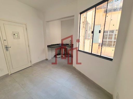 Conjugado à venda no Catete, RJ: 22m², 1 quarto, 1 banheiro. Excelente localização por R$310.000.