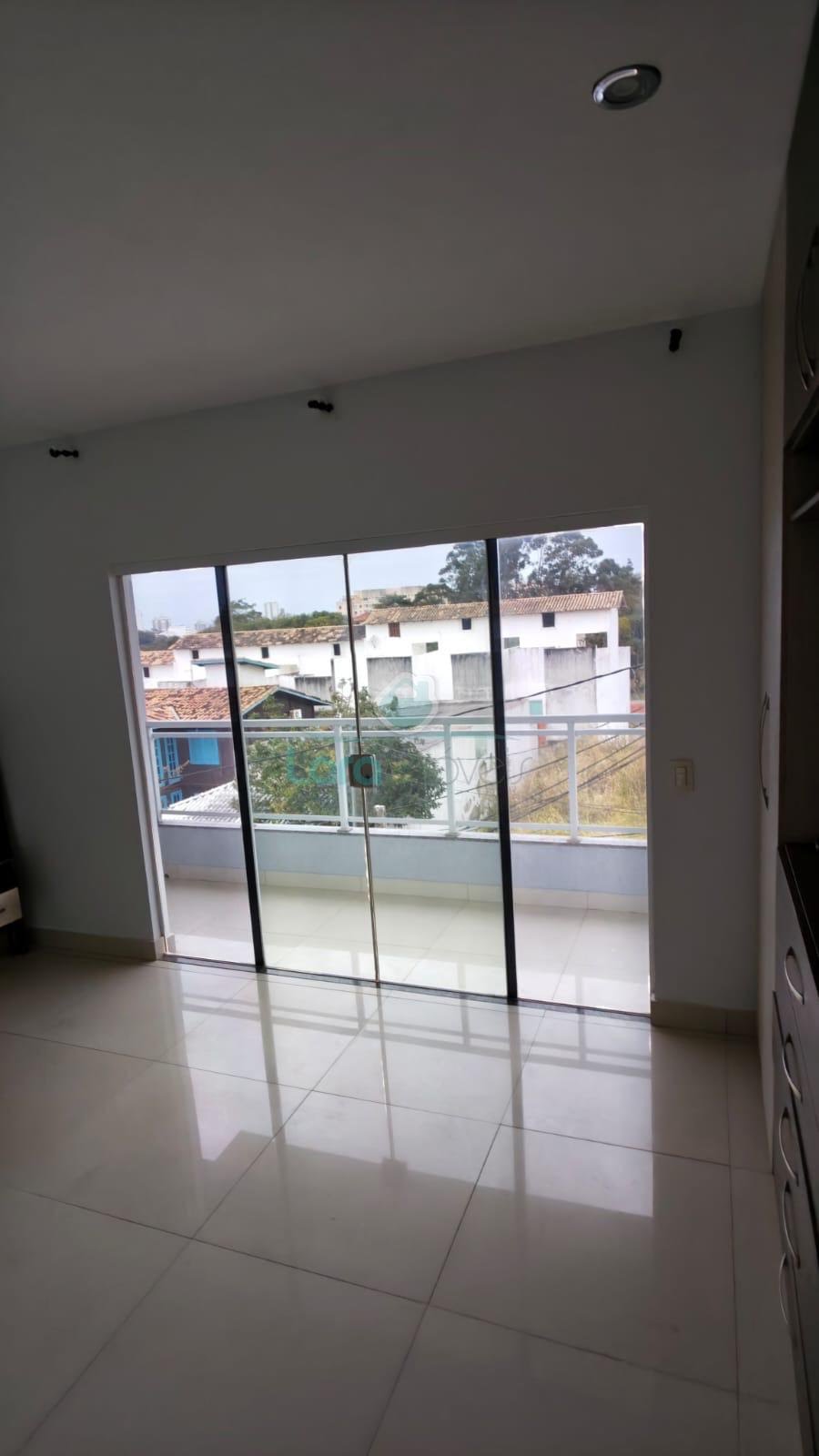 Casa à venda com 3 quartos, 3 suítes, 2 vagas e 170m² no Granja dos Cavaleiros, Macaé (RJ) — foto 9 de 15