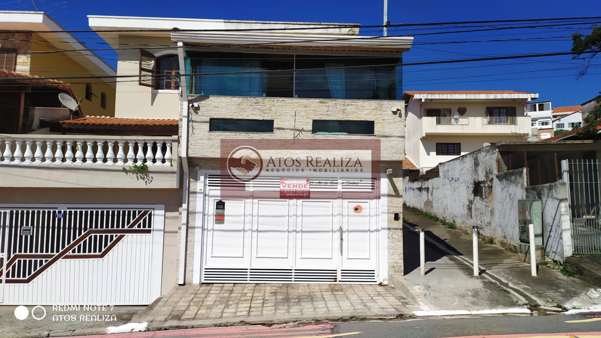 Casa à venda com 3 quartos, 3 banheiros, 2 vagas e 200m² no Interlagos, São Paulo — foto principal