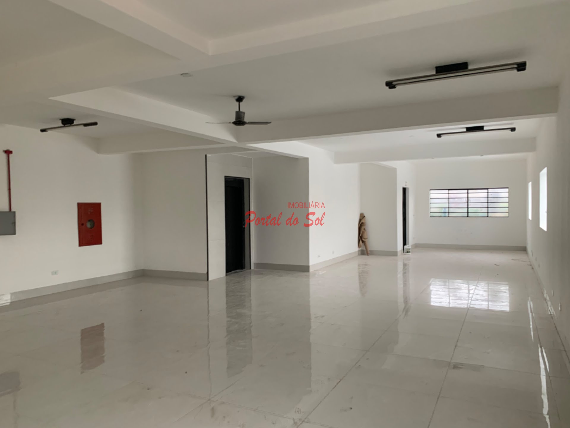 Comercial para alugar com 3 banheiros e 400m² no Centro, Santo Antônio da Platina (PR) — foto 10 de 12