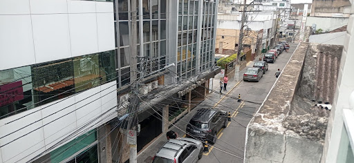 Vendo 04 apartamentos de 01 quarto no centro, sendo 02 com sacada e 02 com pequena área externa de ventilação cod 16414