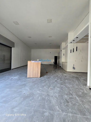 Loja/Salão na Lapa-SP, 200m², 2 Banheiros, Venda e Locação