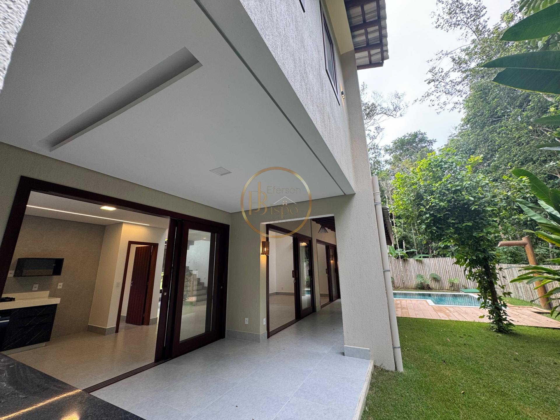 Casa à venda com 4 quartos, 4 suítes, 2 vagas e 230m² no Arraial D'ajuda, Porto Seguro (BA) — foto 14 de 17